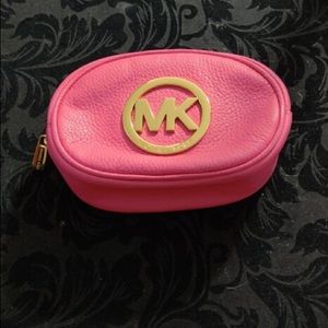 Cosmetic bag